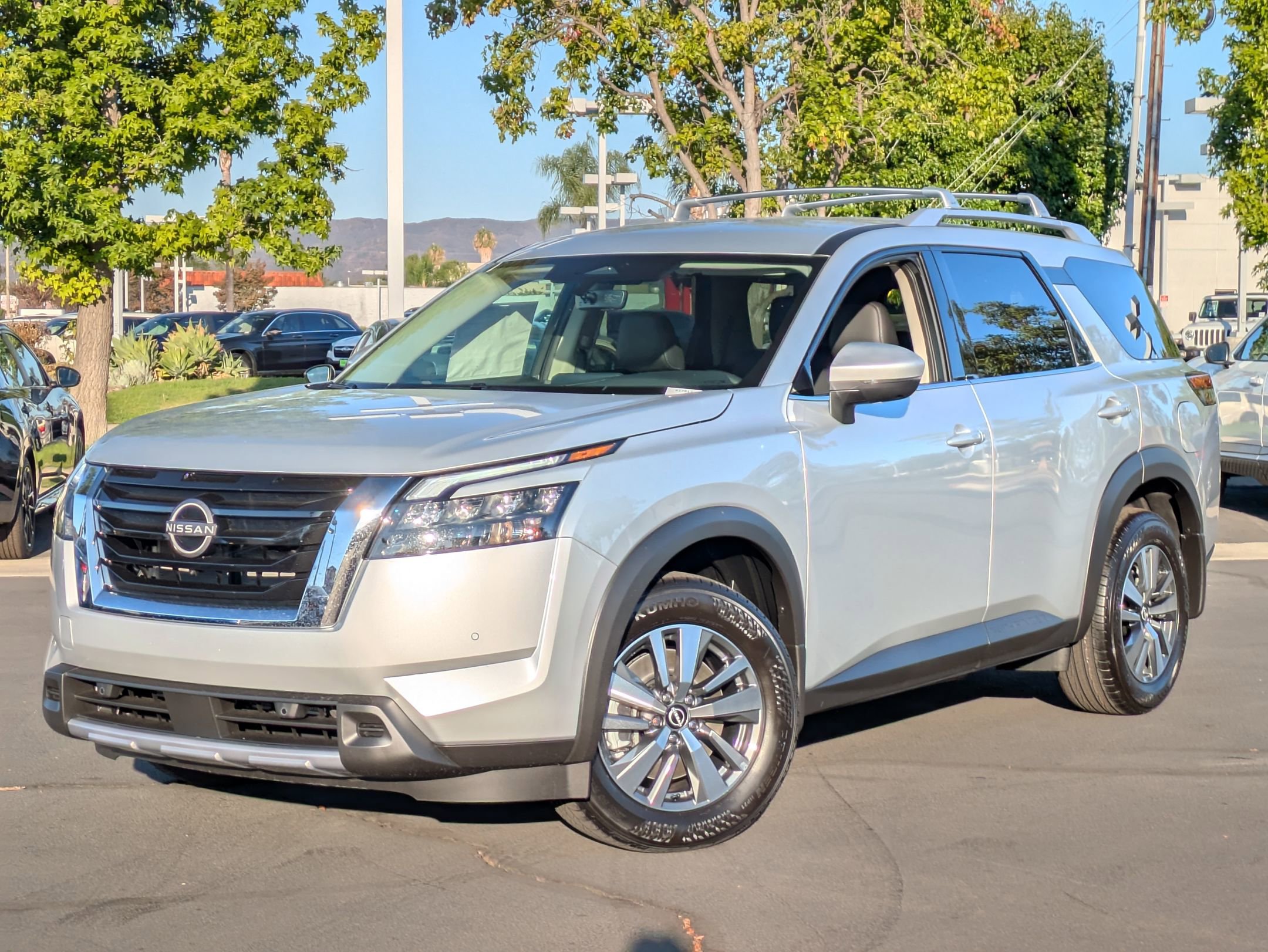New 2025 Nissan Pathfinder SL