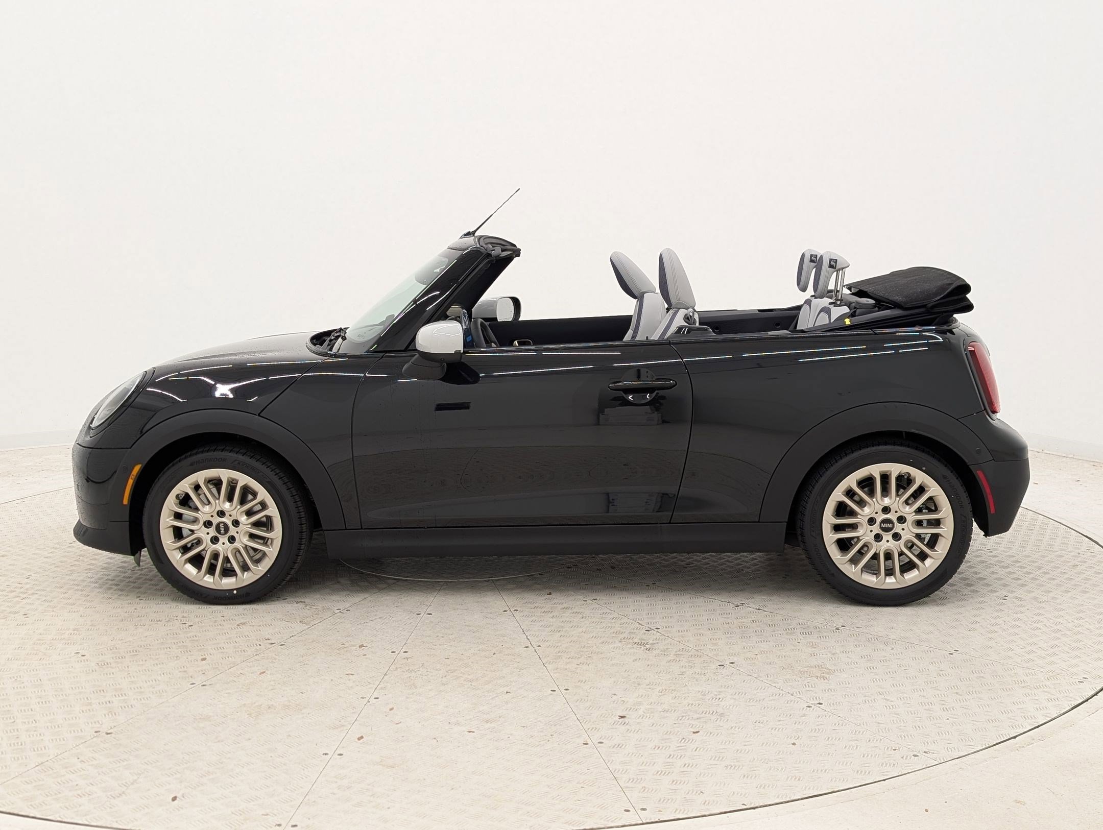 New 2026 MINI Cooper S image 2