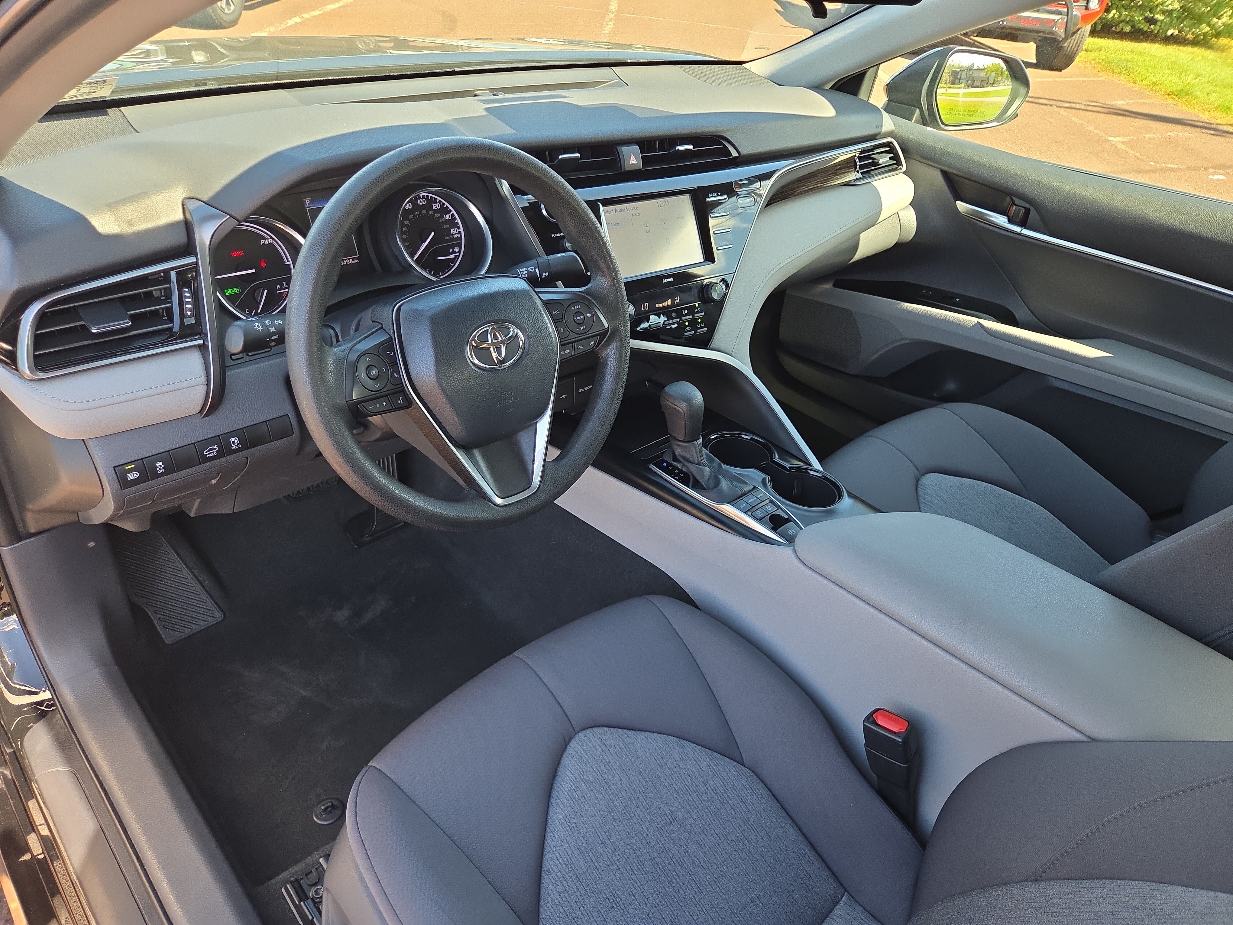 Used 2020 Toyota Camry LE FWD image 15