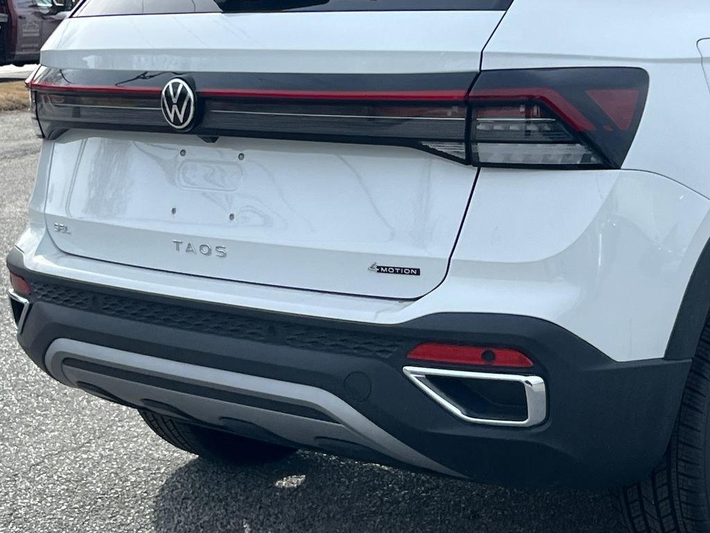 New 2026 Volkswagen Taos SEL image 5