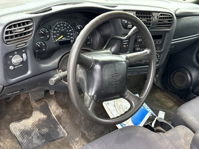 Used 2003 Chevrolet S10 Pickup 4x4 Extended Cab w/ Skid Plate Package image 15