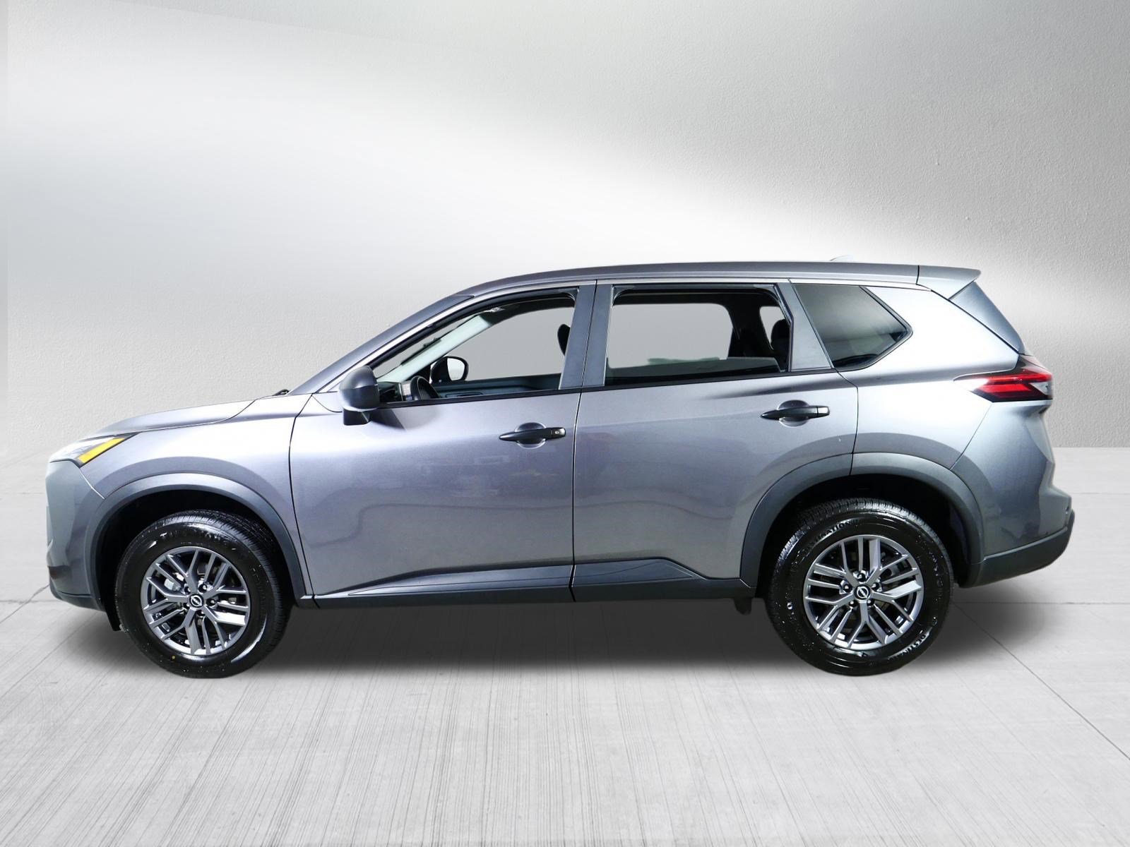 Used 2024 Nissan Rogue S AWD/4WD image 4
