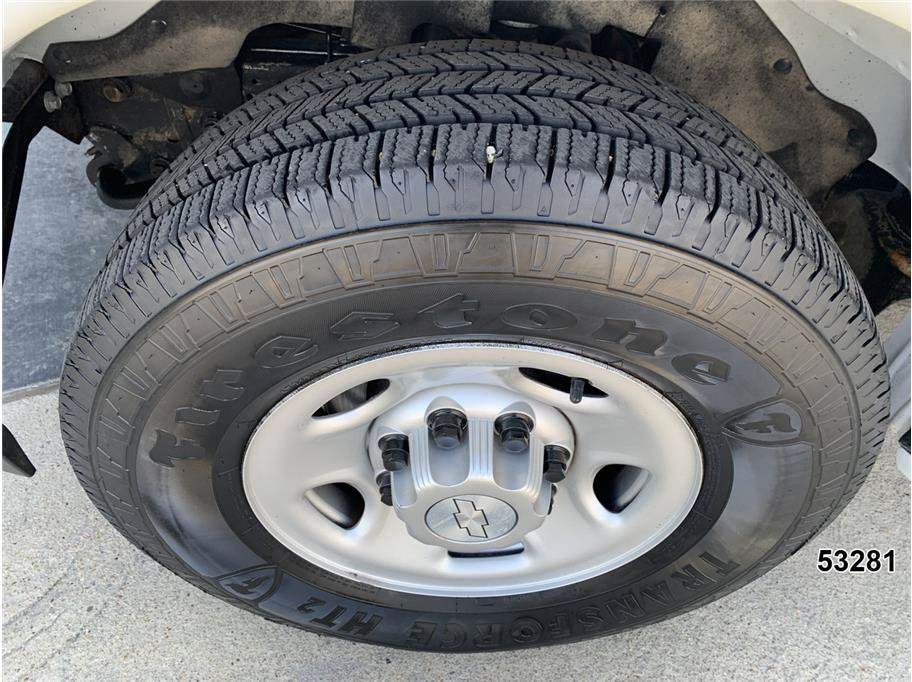 Used 2019 Chevrolet Express 2500 RWD image 21