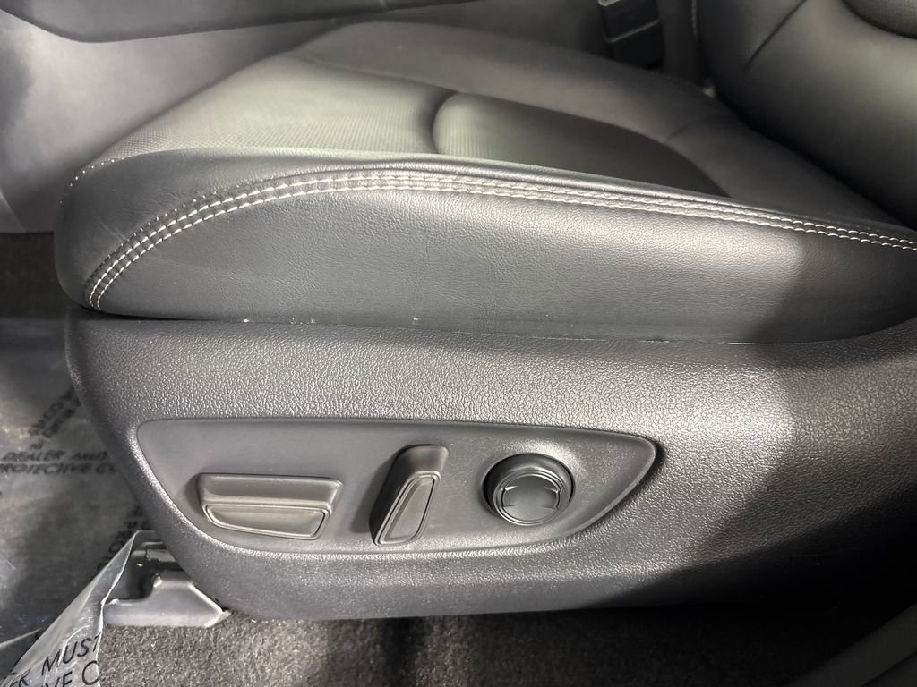 Certified 2025 Toyota RAV4 Limited w/ Advanced Technology Package image 9