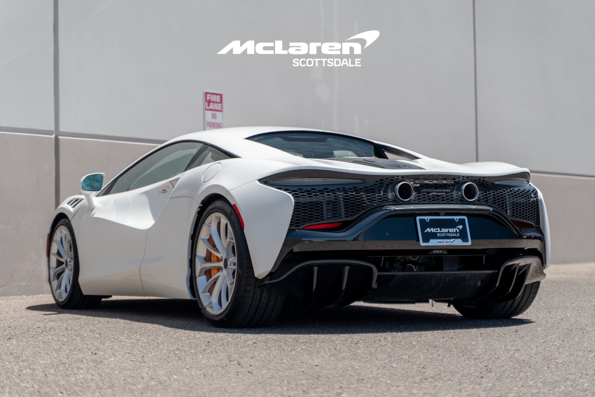 Used 2026 McLaren Artura RWD image 6