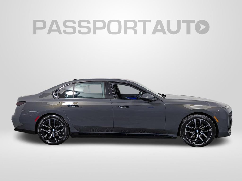 Used 2026 BMW i7 eDrive50 w/ Executive Package RWD image 9
