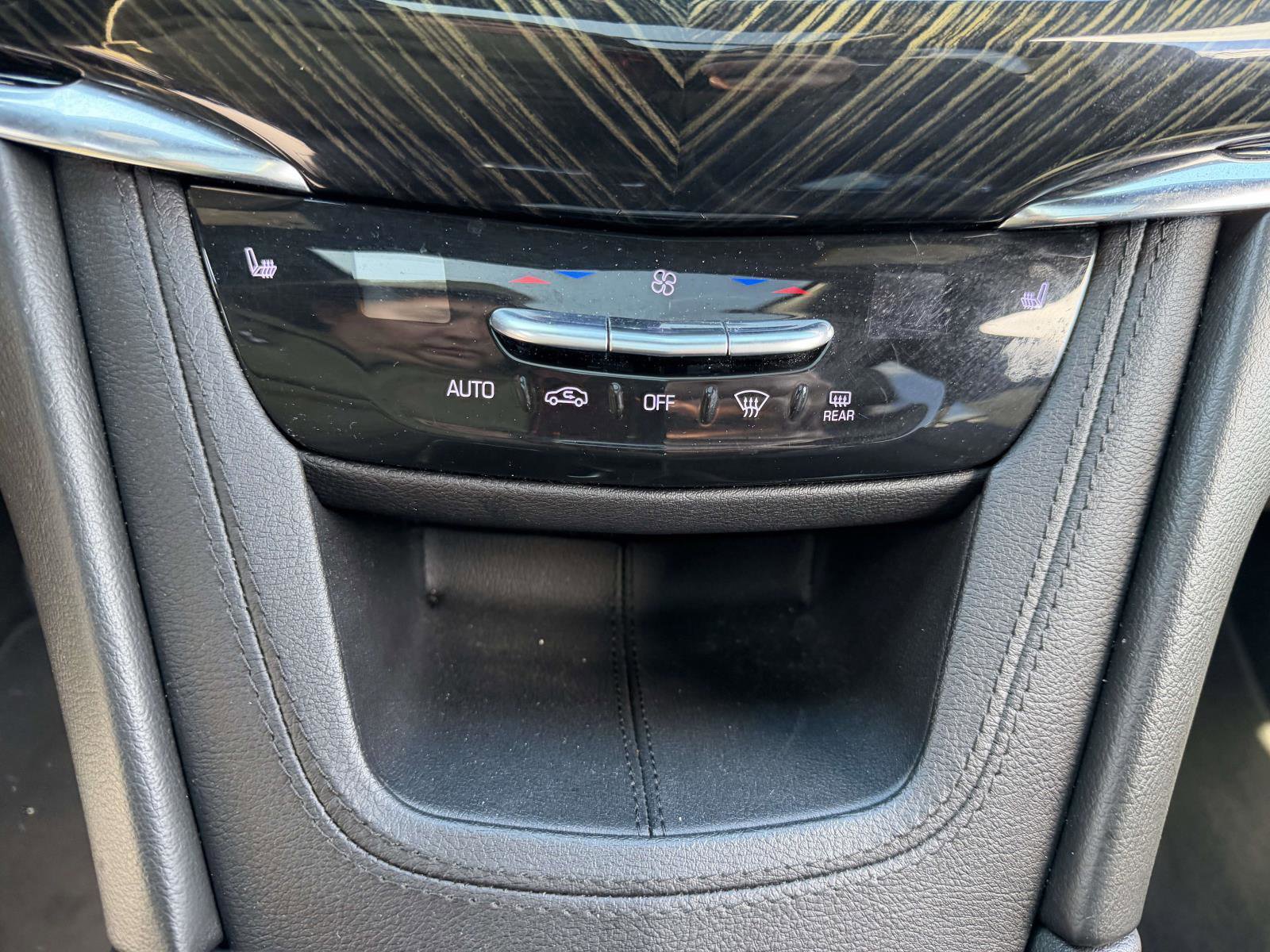 Used 2020 Cadillac XT6 Premium Luxury FWD image 28