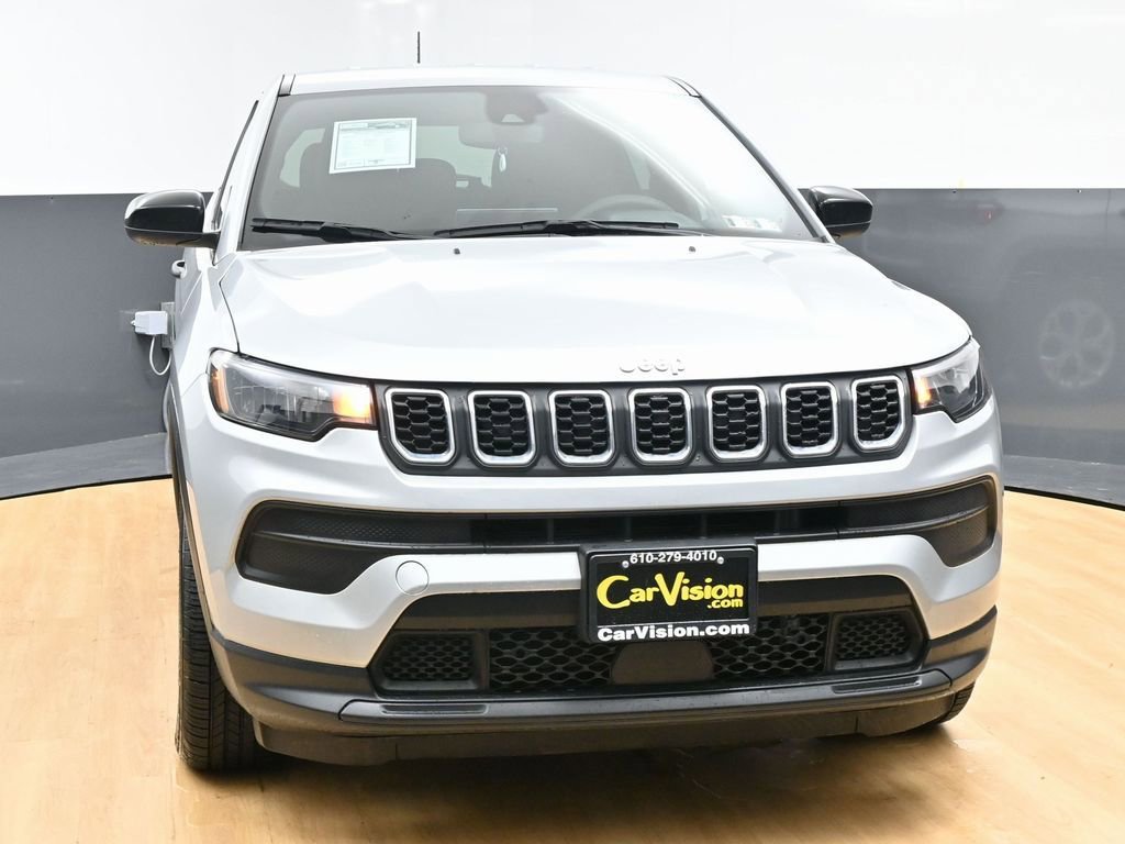 Used 2024 Jeep Compass Sport image 4