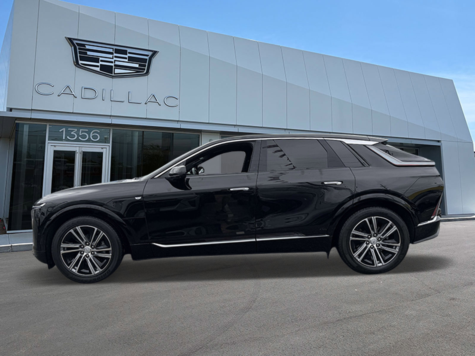 Used 2024 Cadillac Lyriq Luxury RWD image 3