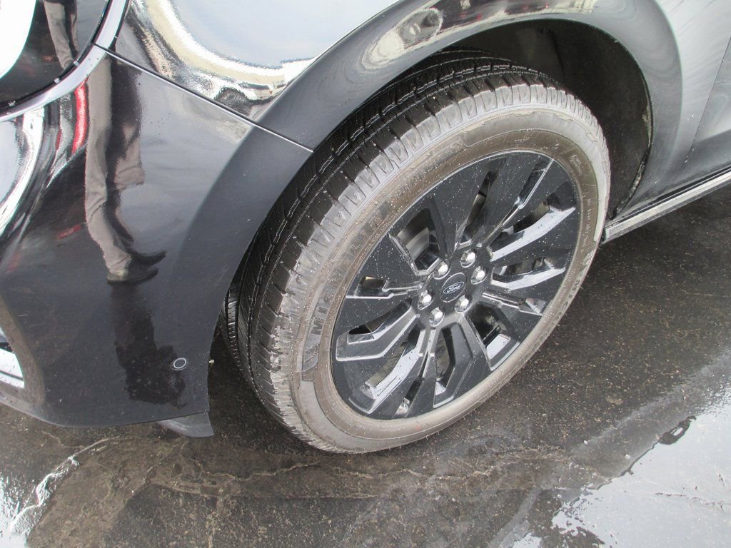 Used 2025 Ford Expedition Max Platinum w/ Stealth Appearance Package image 13
