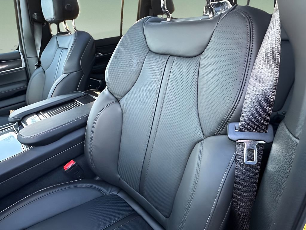 New 2024 Jeep Wagoneer 4WD w/ Premium Group I image 22