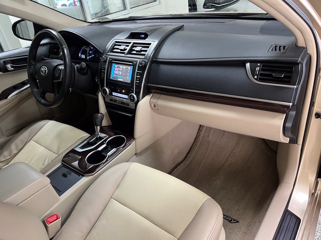 Used 2012 Toyota Camry XLE w/ Convenience Pkg FWD image 25