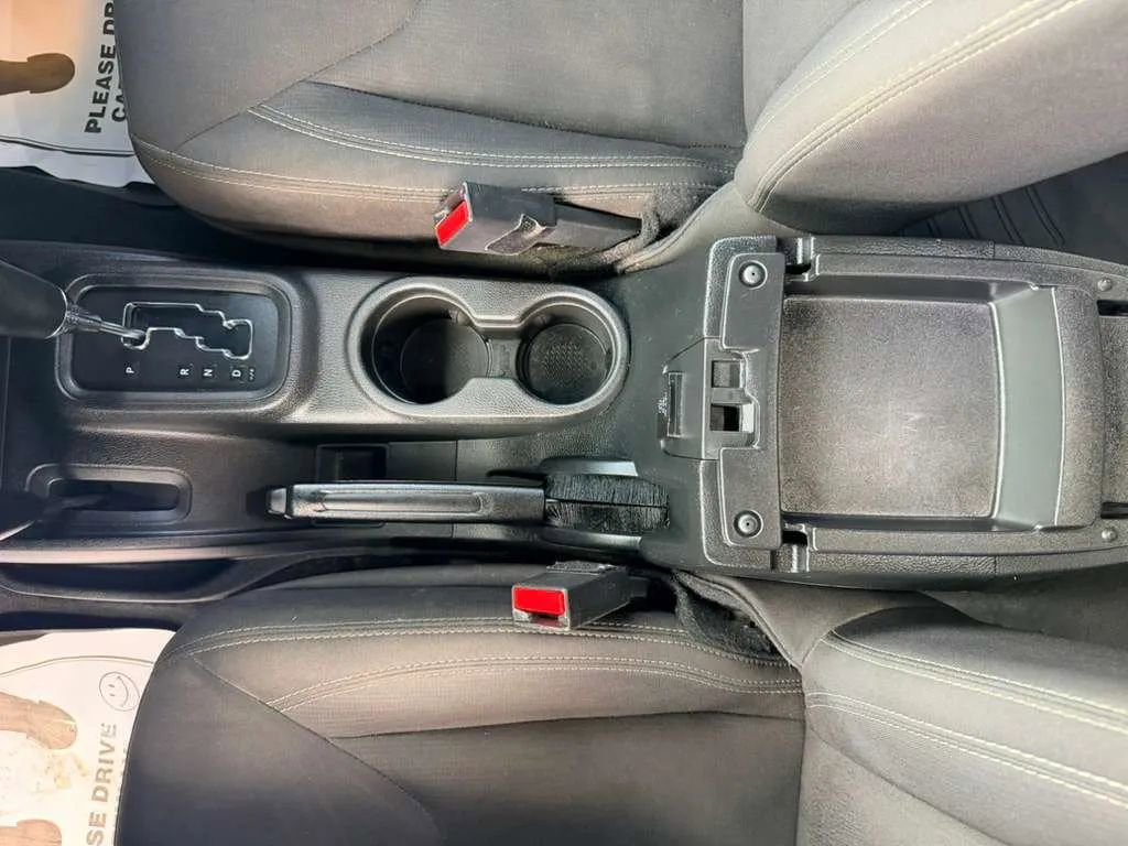Used 2017 Jeep Wrangler Unlimited Sahara w/ Connectivity Group AWD/4WD image 39