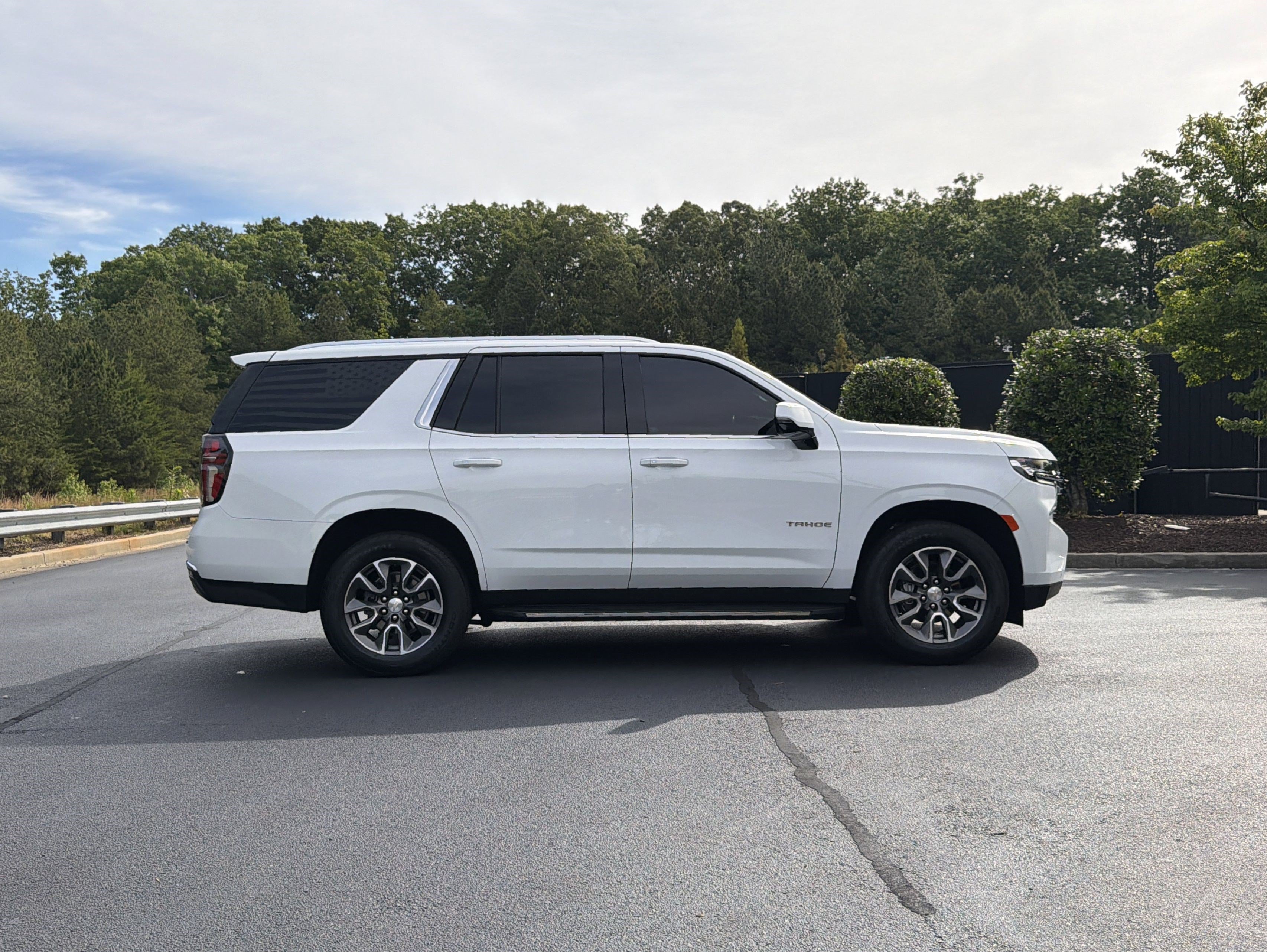 Used 2022 Chevrolet Tahoe LT w/ LT Signature Plus Package RWD image 5
