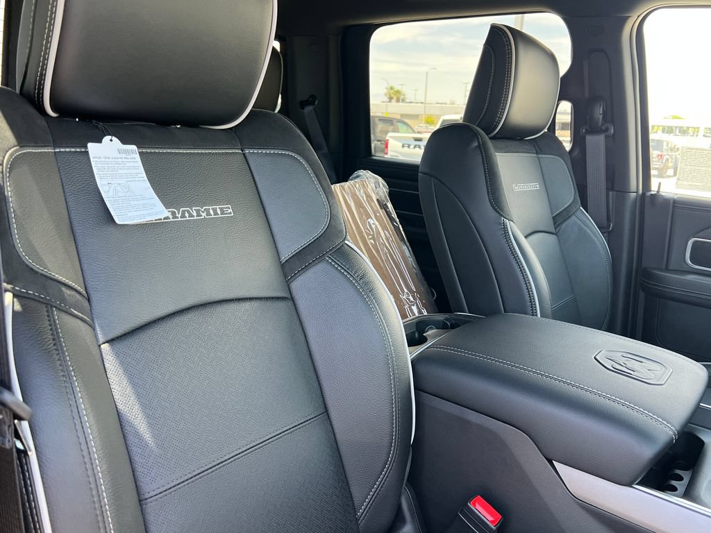 New 2026 RAM 3500 Laramie AWD/4WD image 18
