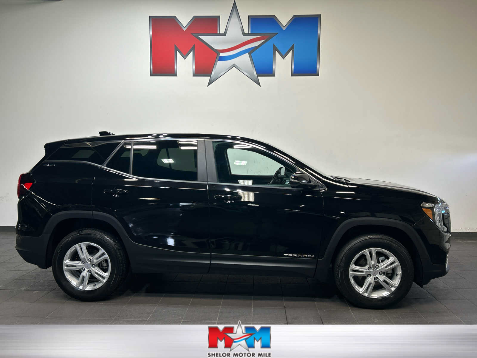 Used 2024 GMC Terrain SLE