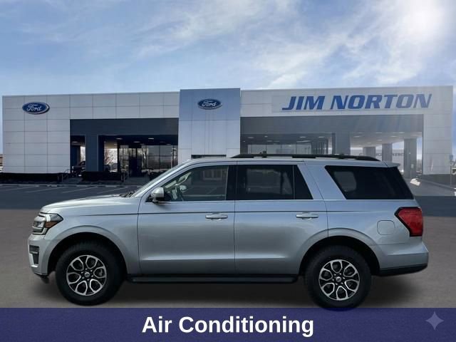 Used 2024 Ford Expedition XLT AWD/4WD image 8