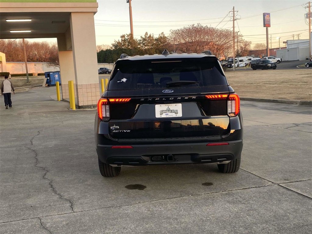 New 2025 Ford Explorer Active image 4