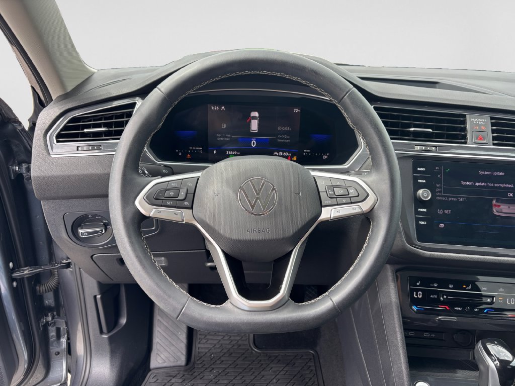 Used 2023 Volkswagen Tiguan SE AWD/4WD image 11