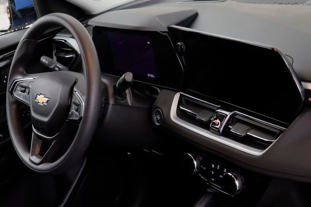 Certified 2024 Chevrolet TrailBlazer LT w/ Driver Confidence Package image 19