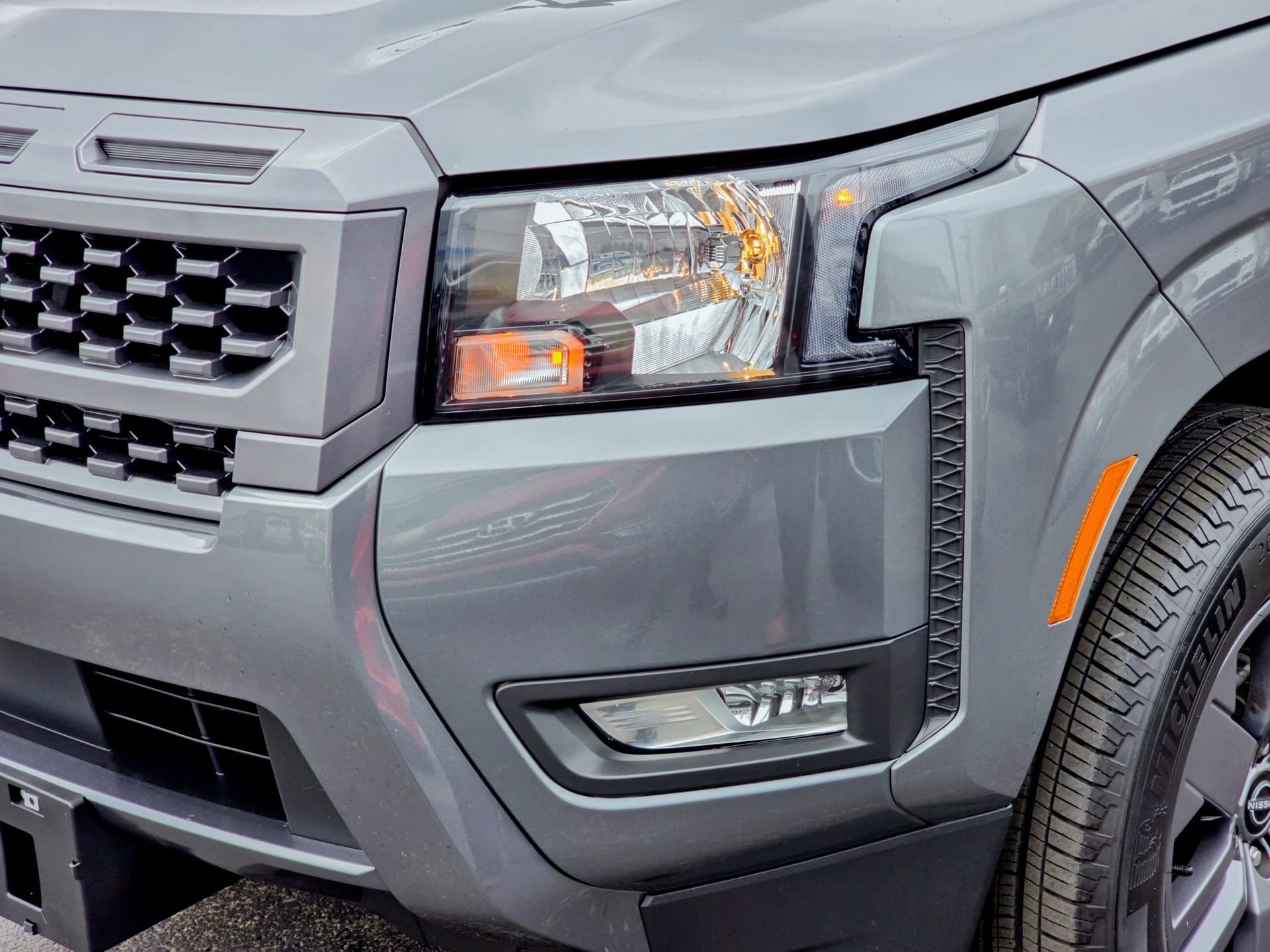 Used 2025 Nissan Frontier SV w/ SV Convenience Package RWD image 16