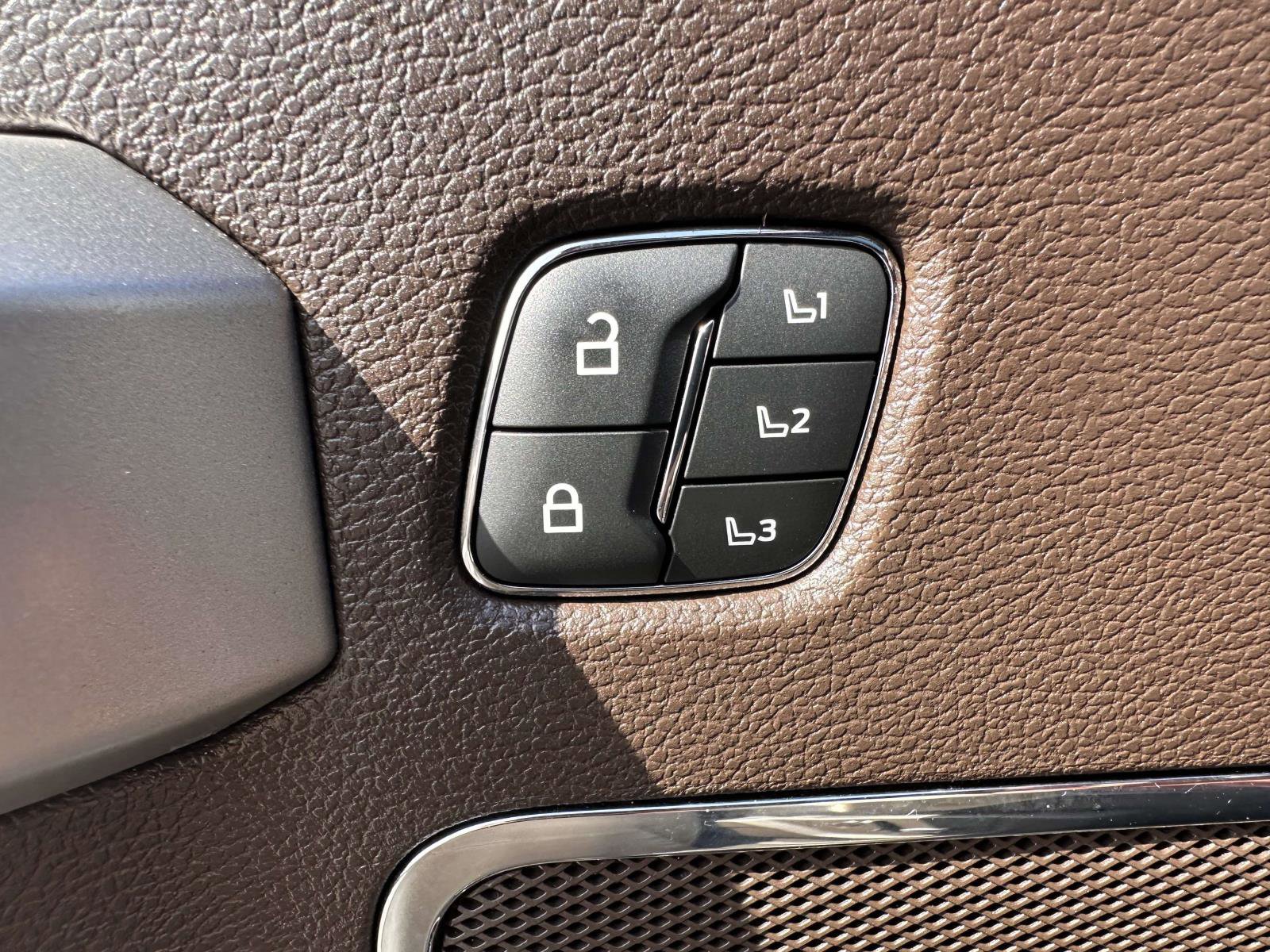 Used 2022 Ford F250 King Ranch w/ King Ranch Ultimate Package image 9