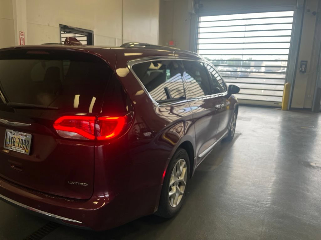 Used 2020 Chrysler Pacifica Limited FWD image 14