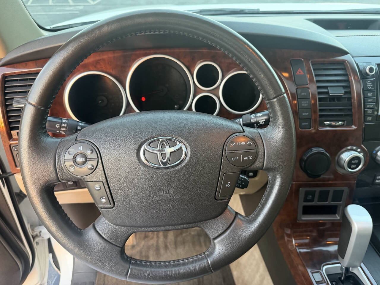 Used 2011 Toyota Sequoia Limited RWD image 34