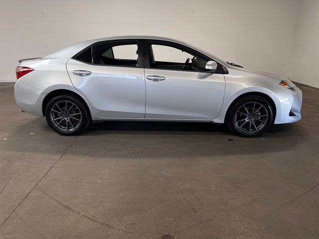 Used 2017 Toyota Corolla LE w/ Carpet Mat Package (TMS) FWD image 2