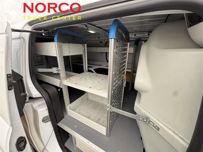 Used 2016 Ford Transit Connect XL image 3