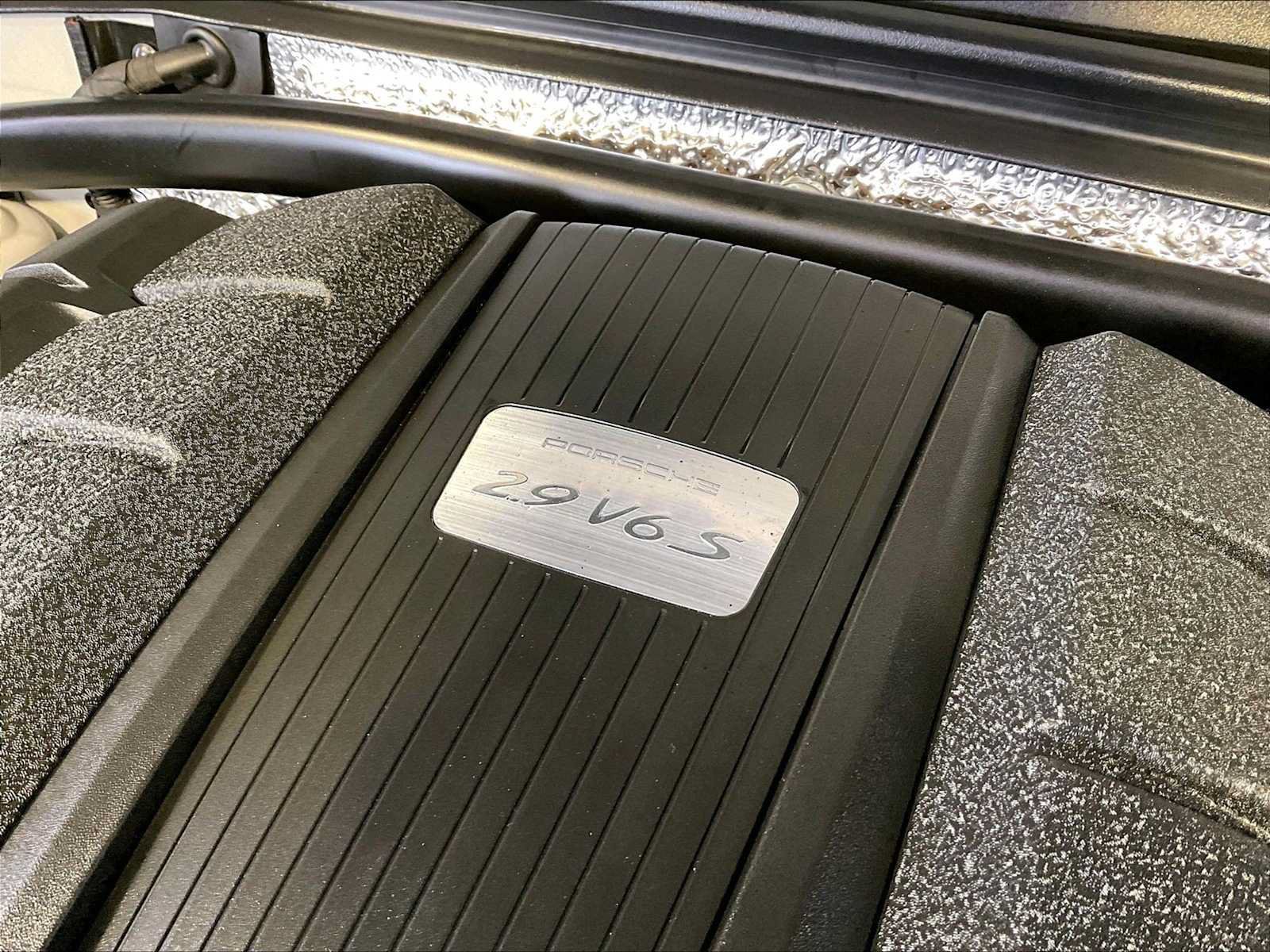 Certified 2024 Porsche Macan S AWD/4WD image 33