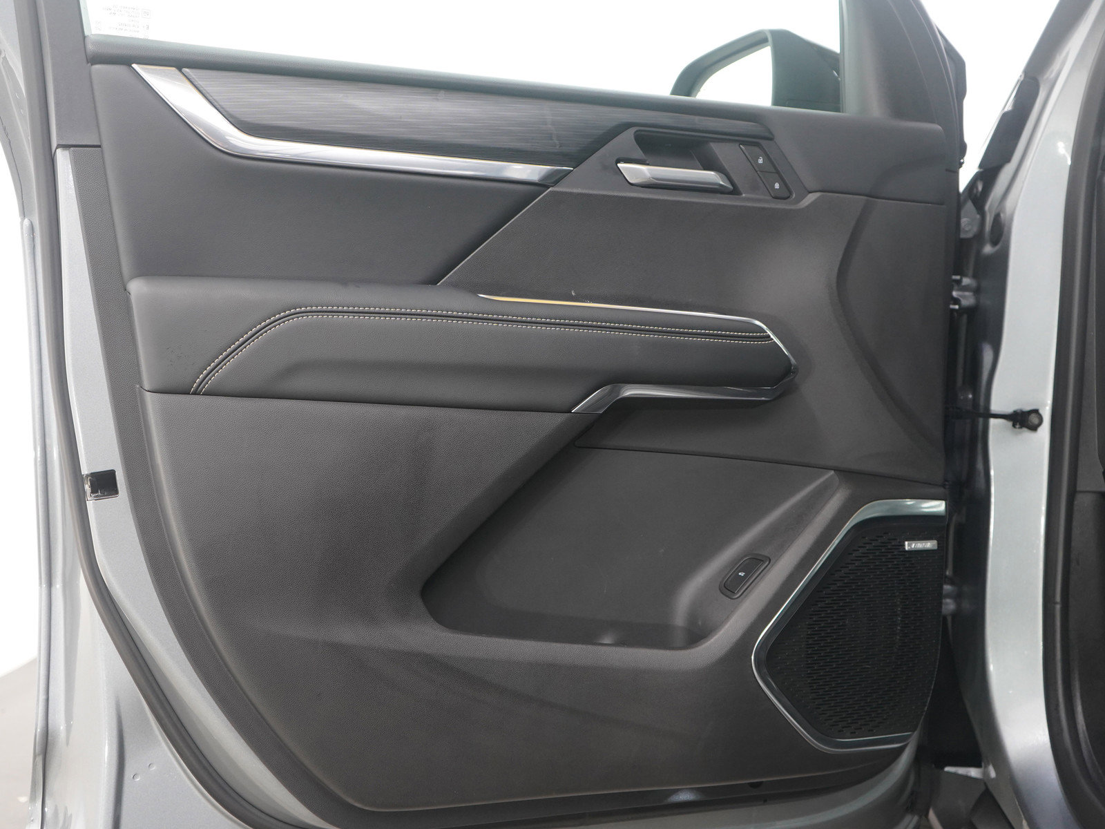 Used 2025 GMC Acadia Elevation w/ Elevation Premium Package image 22