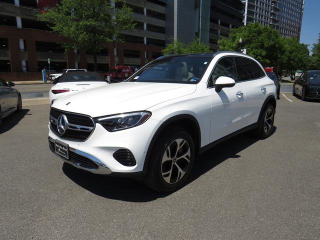 Used 2025 Mercedes-Benz GLC 350e 4MATIC image 1