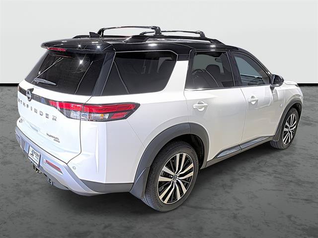 Used 2024 Nissan Pathfinder Platinum AWD/4WD image 4