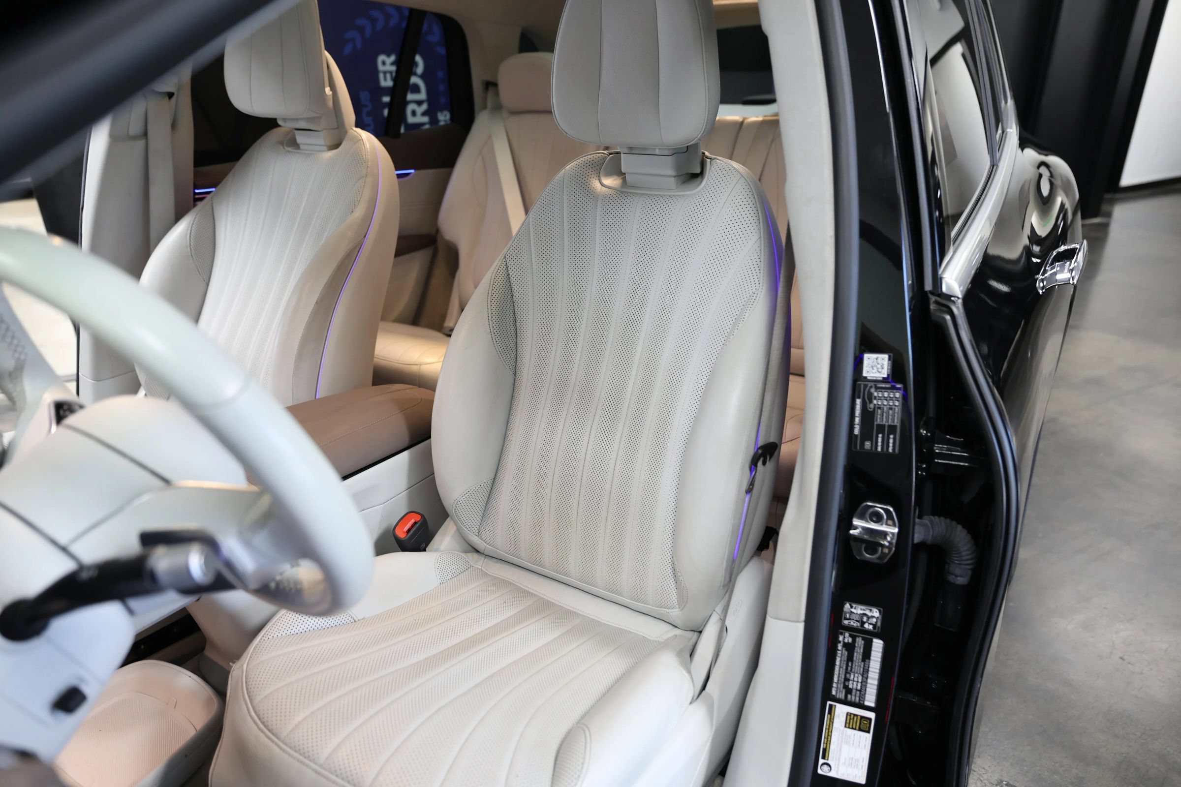 Used 2023 Mercedes-Benz EQS 580 4MATIC SUV image 26
