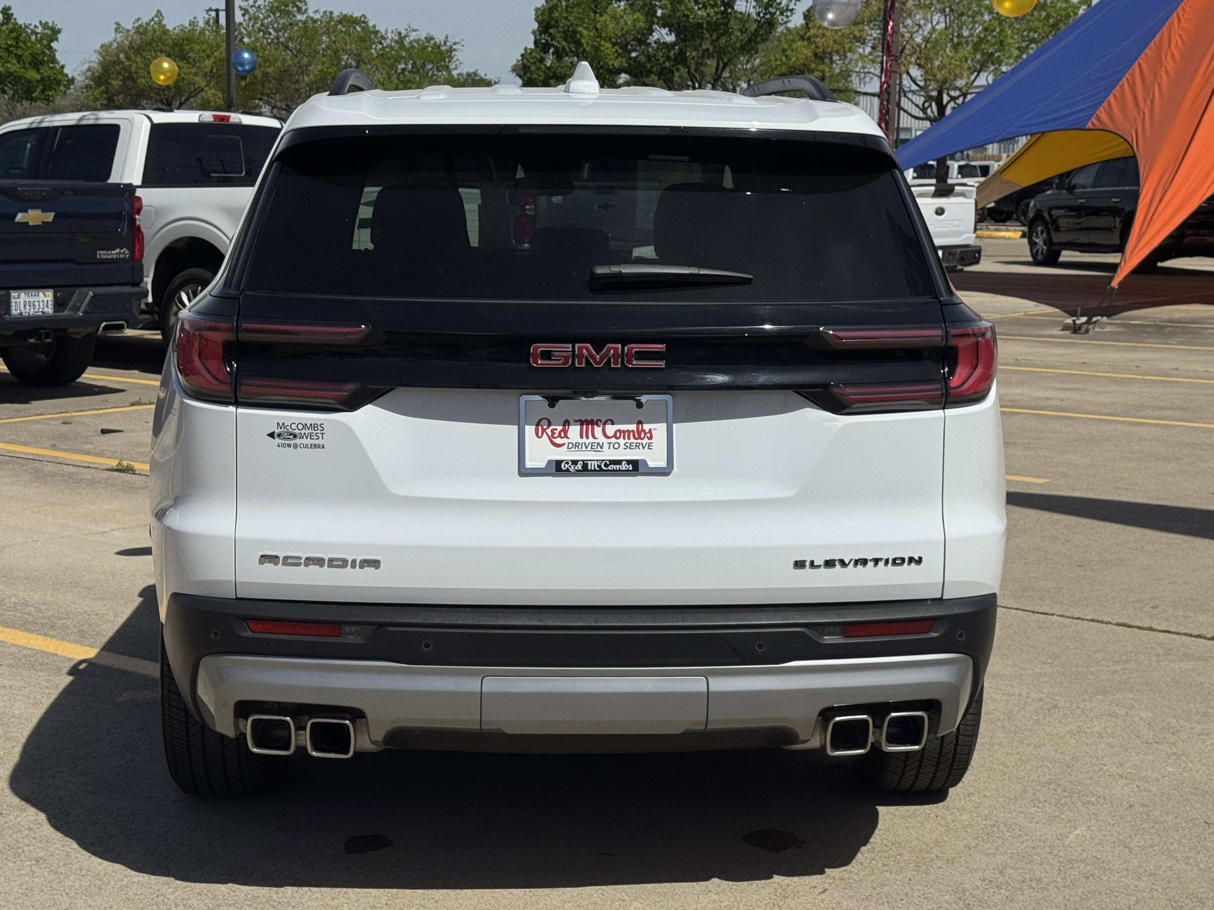 Used 2025 GMC Acadia Elevation image 9