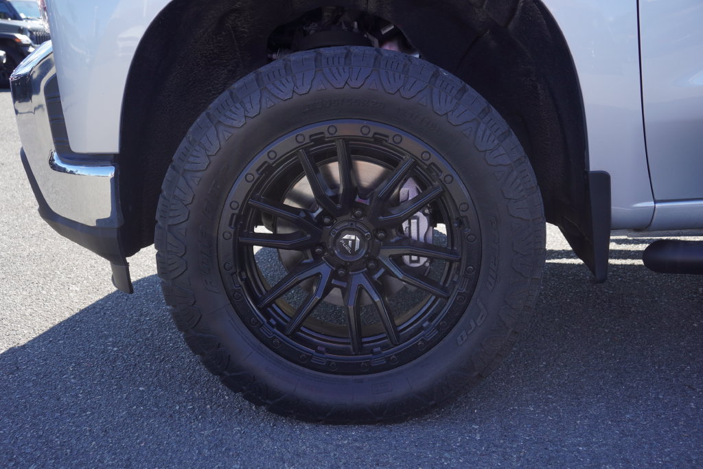 Used 2022 Chevrolet Silverado 1500 LT AWD/4WD image 4