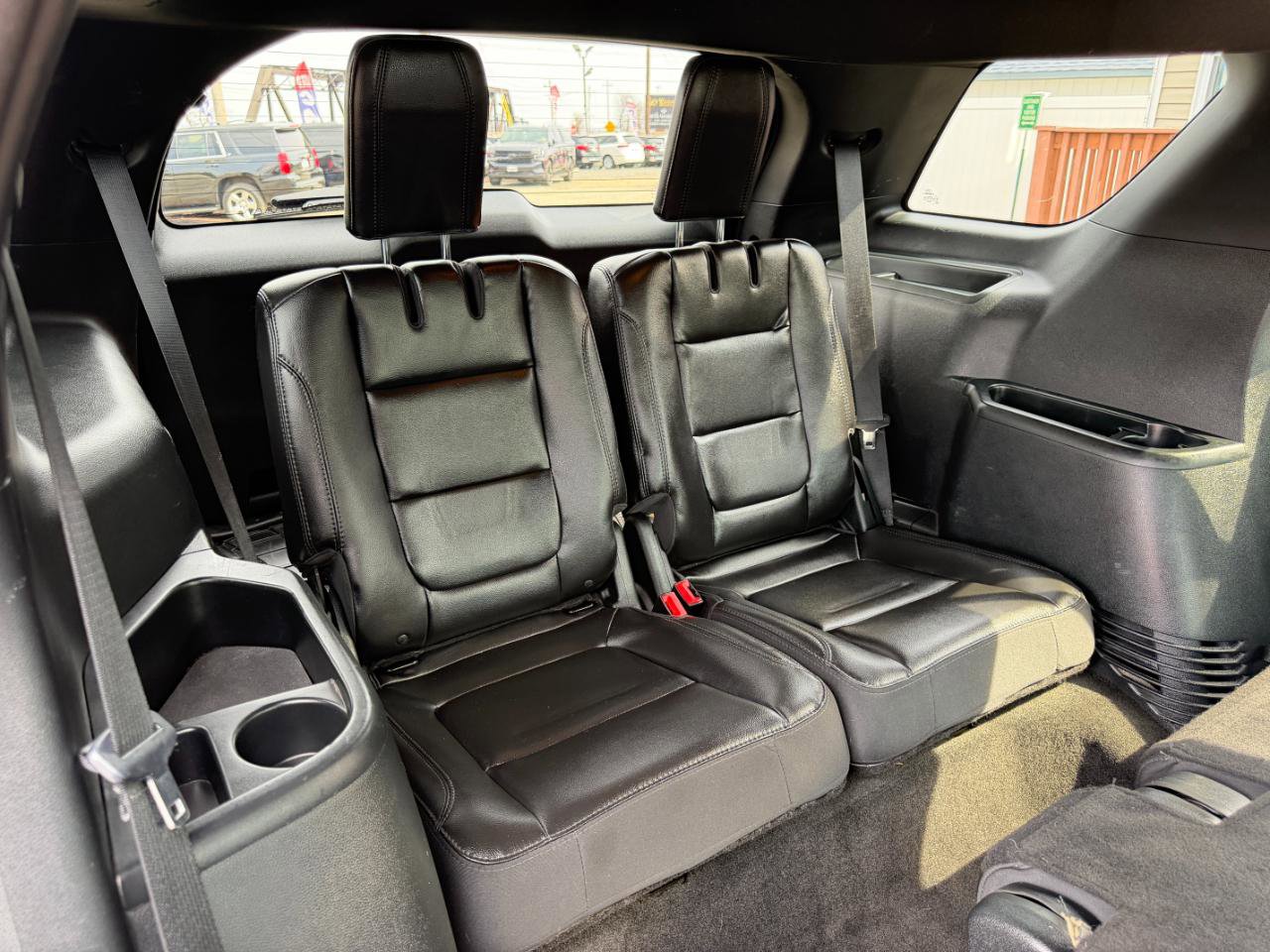 Used 2018 Ford Explorer XLT w/ Equipment Group 202A AWD/4WD image 40