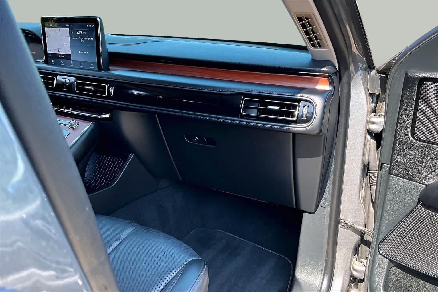 Used 2024 Lincoln Aviator Reserve AWD/4WD image 36