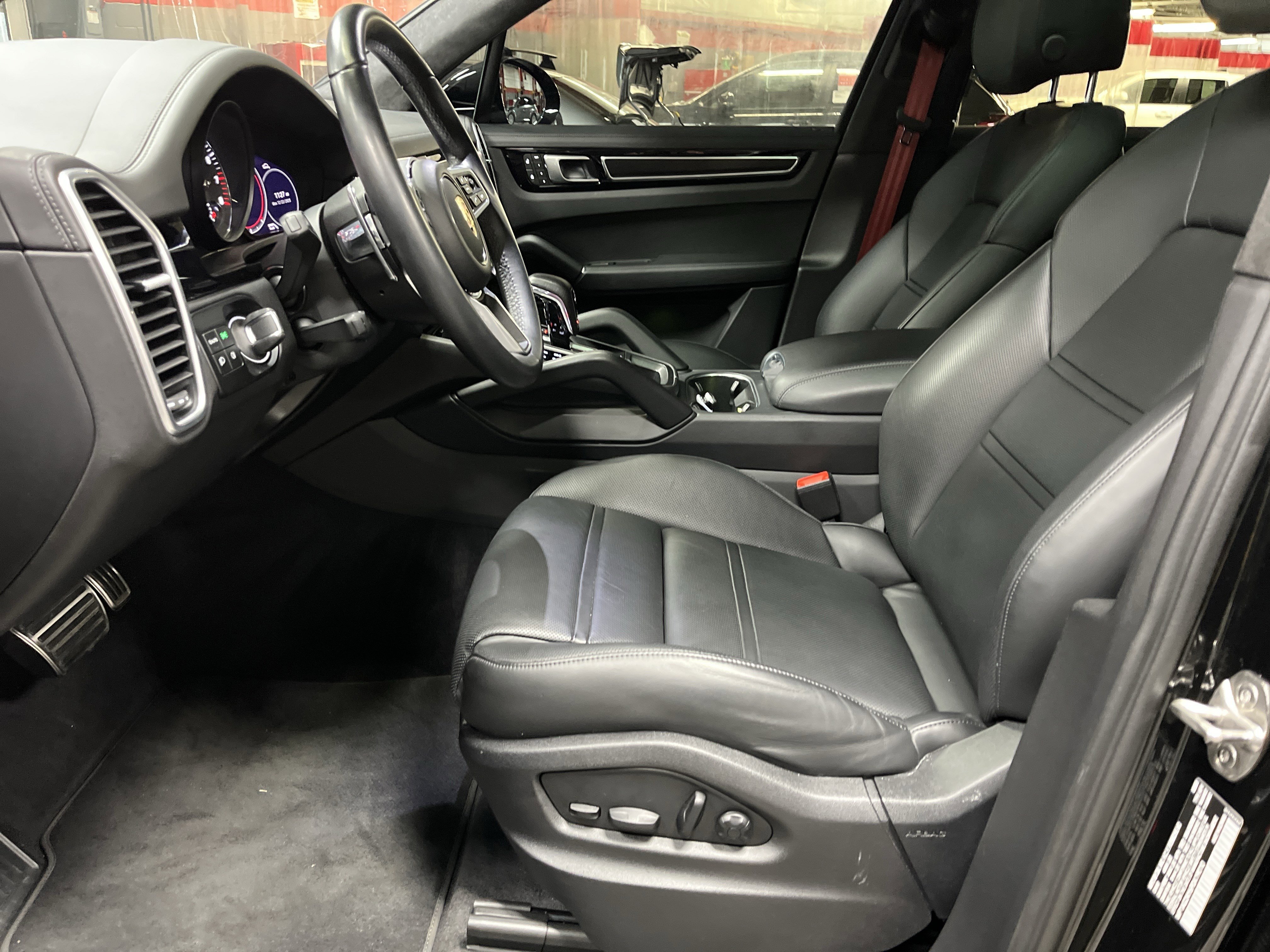 Used 2023 Porsche Cayenne GTS image 16