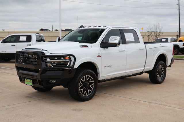 Used 2025 RAM 2500 Limited AWD/4WD image 3