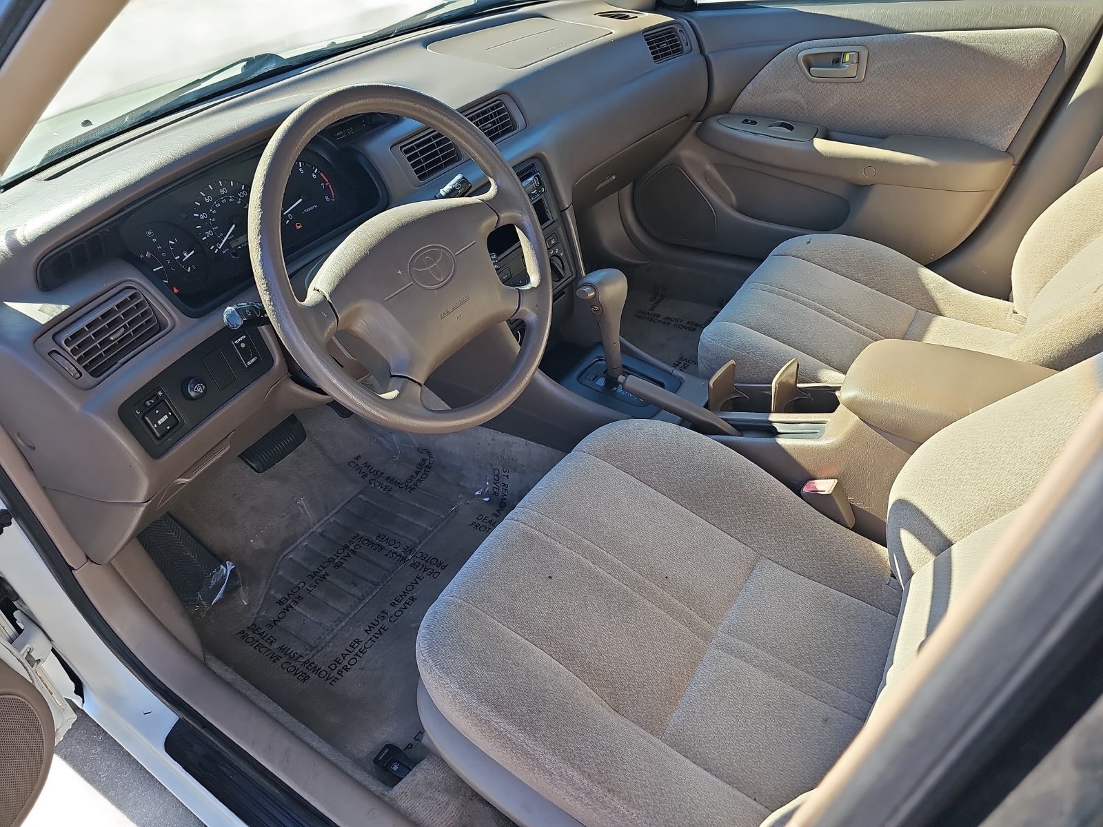 Used 2000 Toyota Camry LE FWD image 16