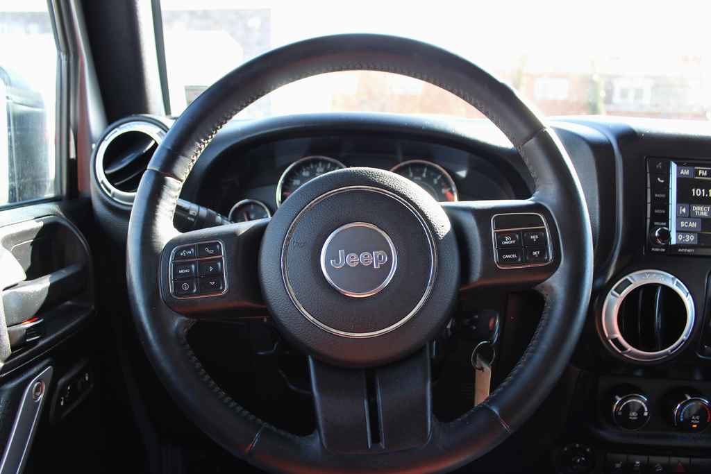 Used 2016 Jeep Wrangler Unlimited Sahara w/ Dual Top Group image 13