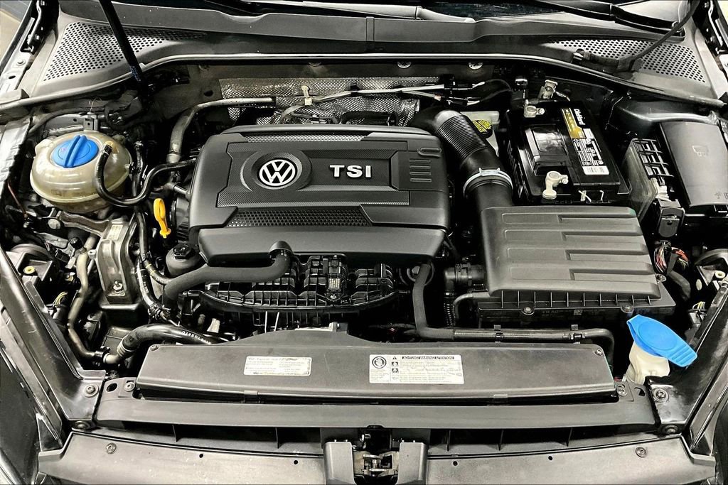 Used 2016 Volkswagen Golf SE FWD image 30