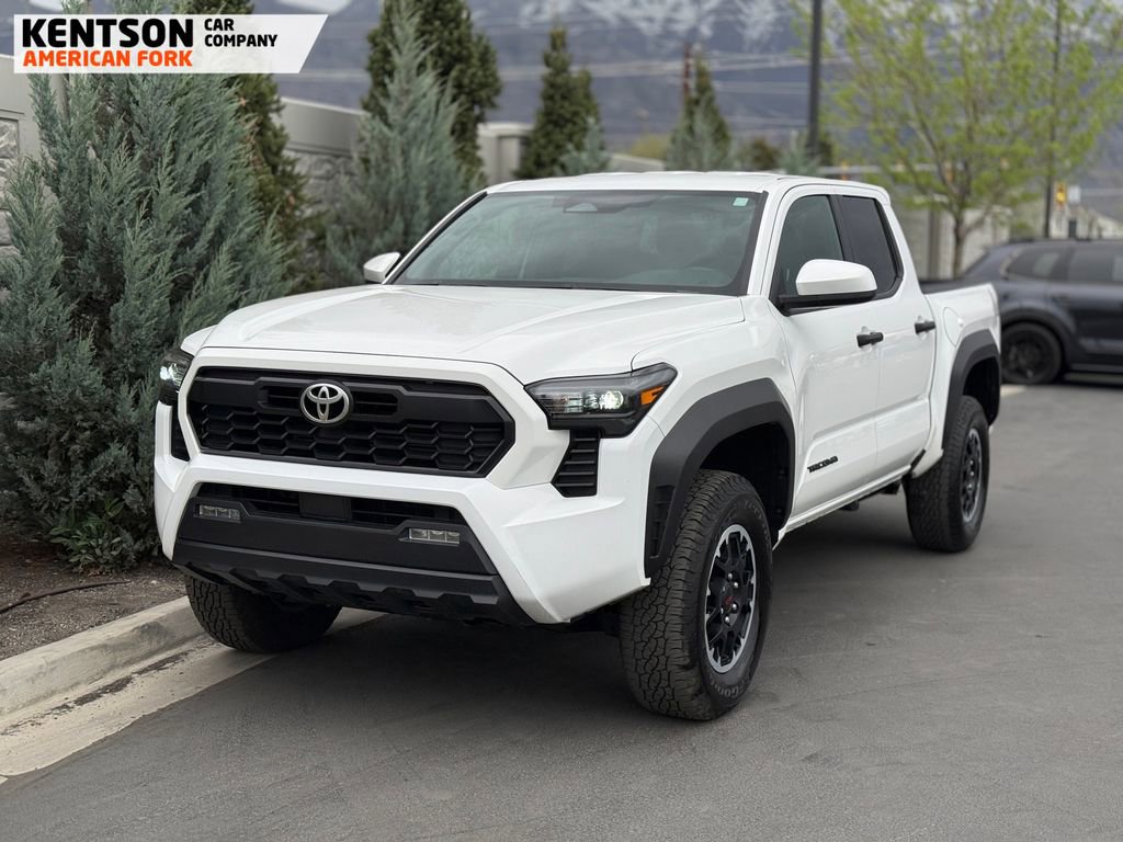Used 2025 Toyota Tacoma TRD Off-Road image 3