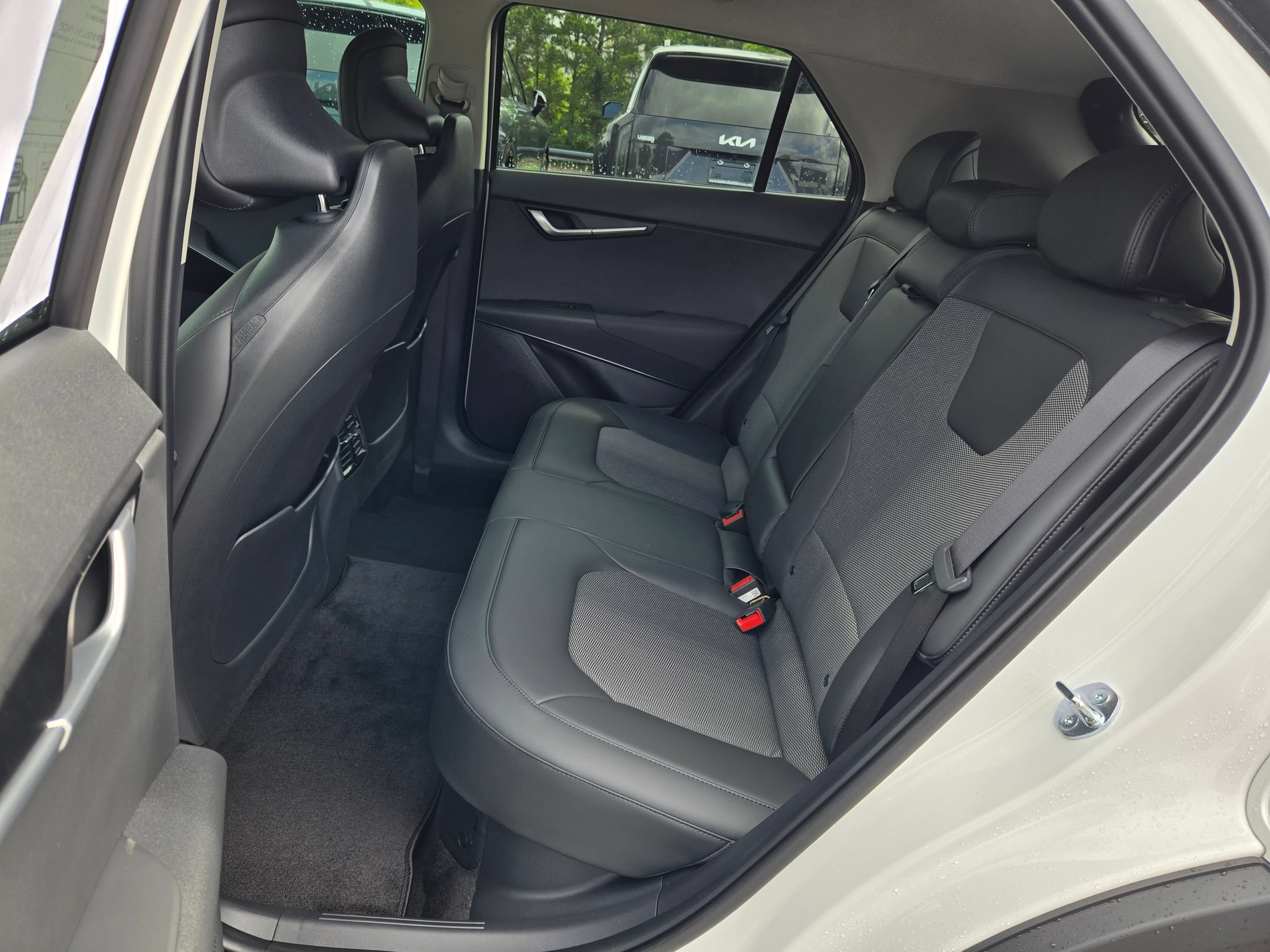 New 2026 Kia Niro EX FWD image 34