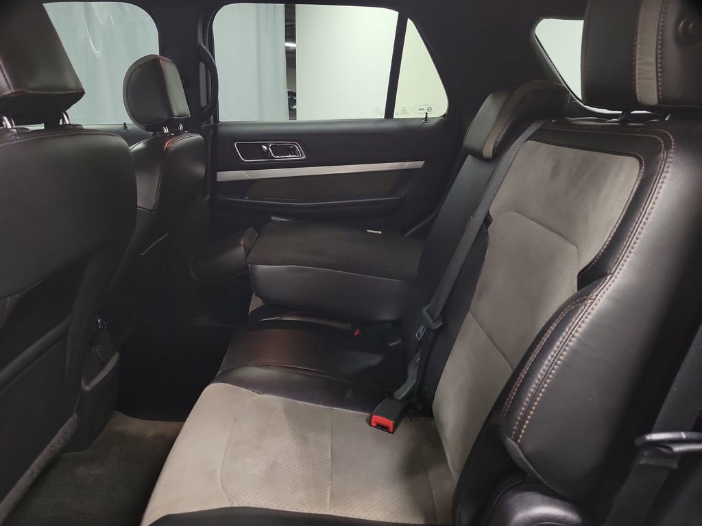 Used 2017 Ford Explorer XLT w/ Equipment Group 202A image 22