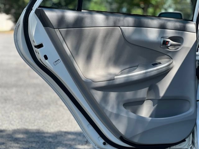 Used 2010 Toyota Corolla LE w/ All Weather Guard Pkg FWD image 13