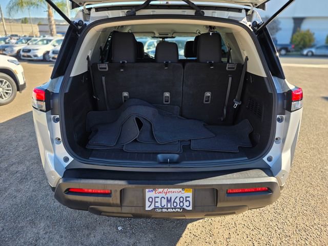 Used 2023 Nissan Pathfinder S image 10