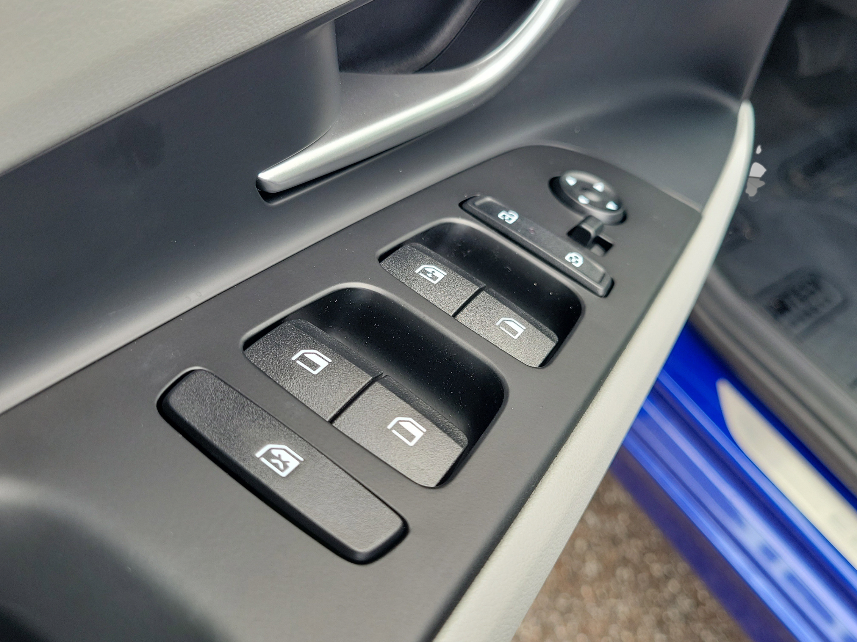 Certified 2025 Hyundai Elantra Limited FWD image 19